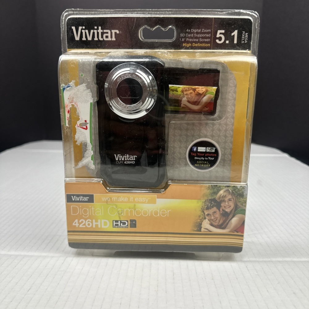 Vivitar DVR 426HD Camcorder 5.1 Mega Pixels Black NIB